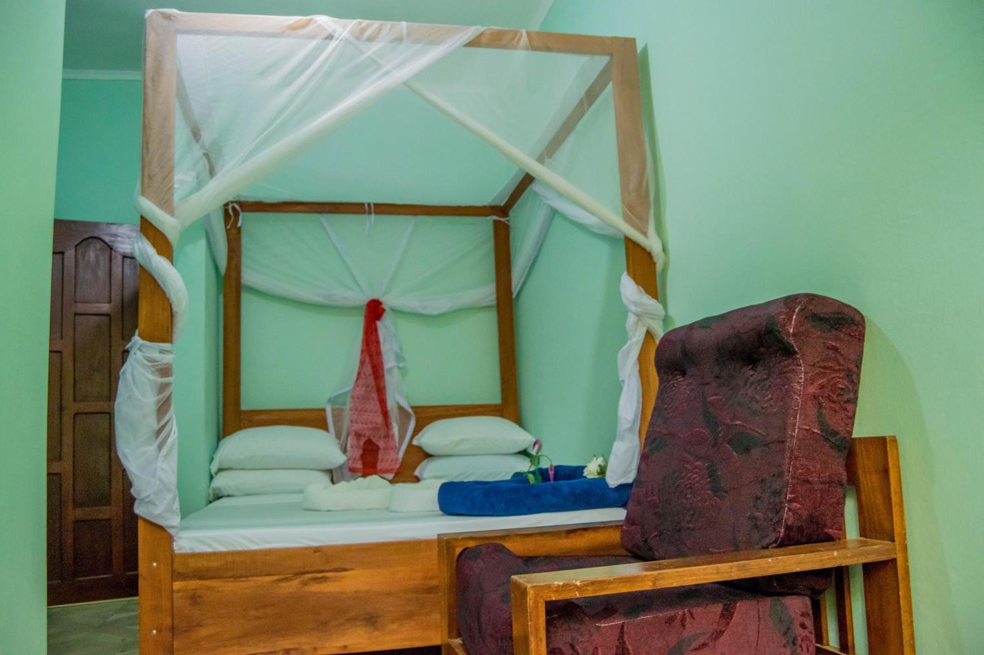 Kilimanjaro Summit Lodge Moshi Bagian luar foto