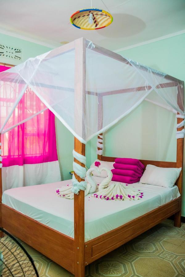 Kilimanjaro Summit Lodge Moshi Bagian luar foto