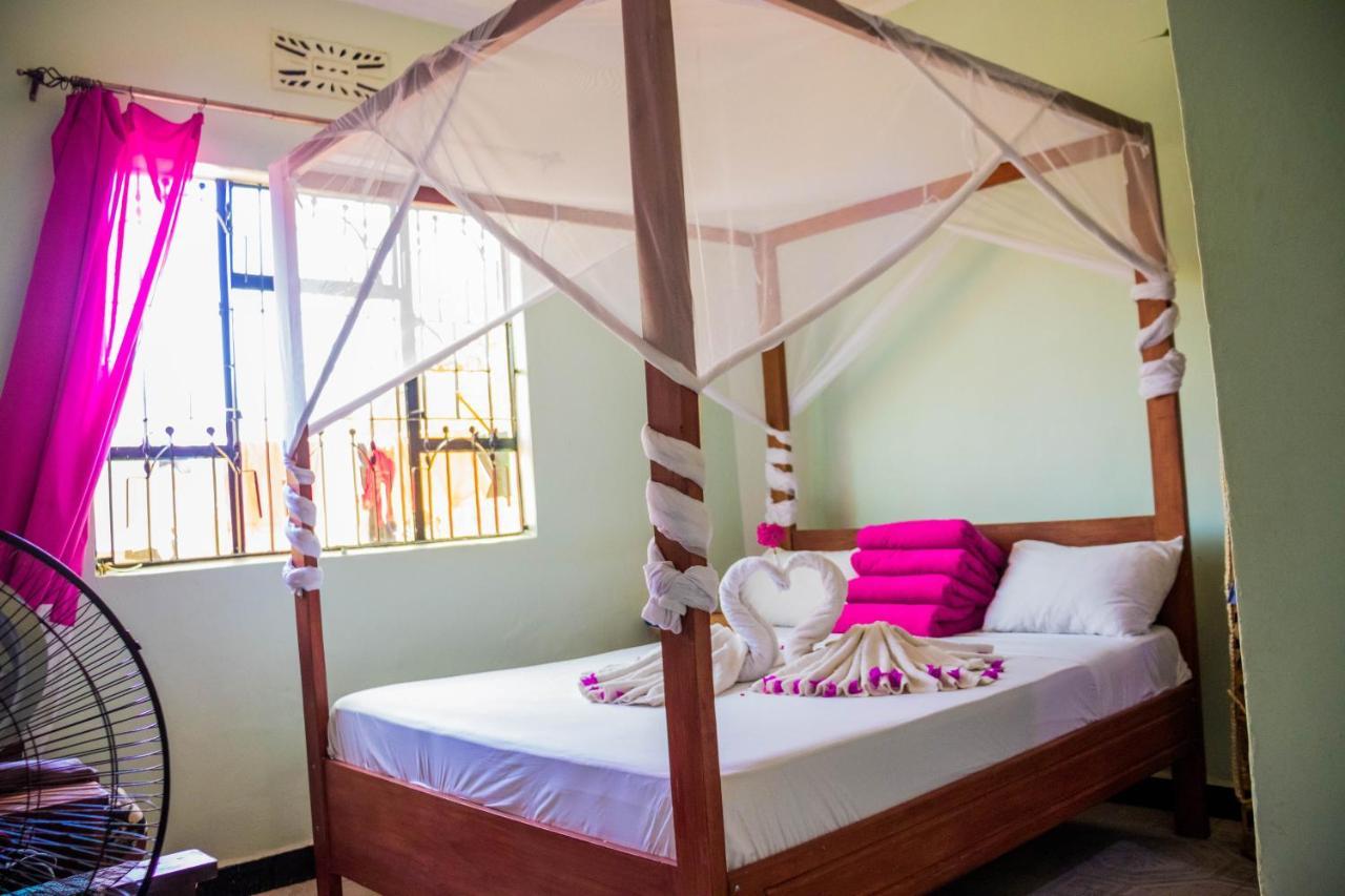 Kilimanjaro Summit Lodge Moshi Bagian luar foto