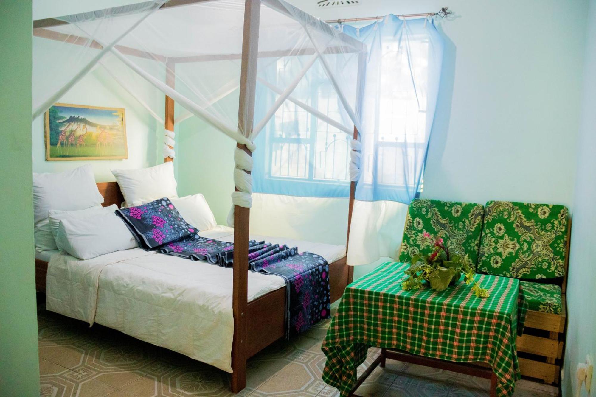 Kilimanjaro Summit Lodge Moshi Bagian luar foto