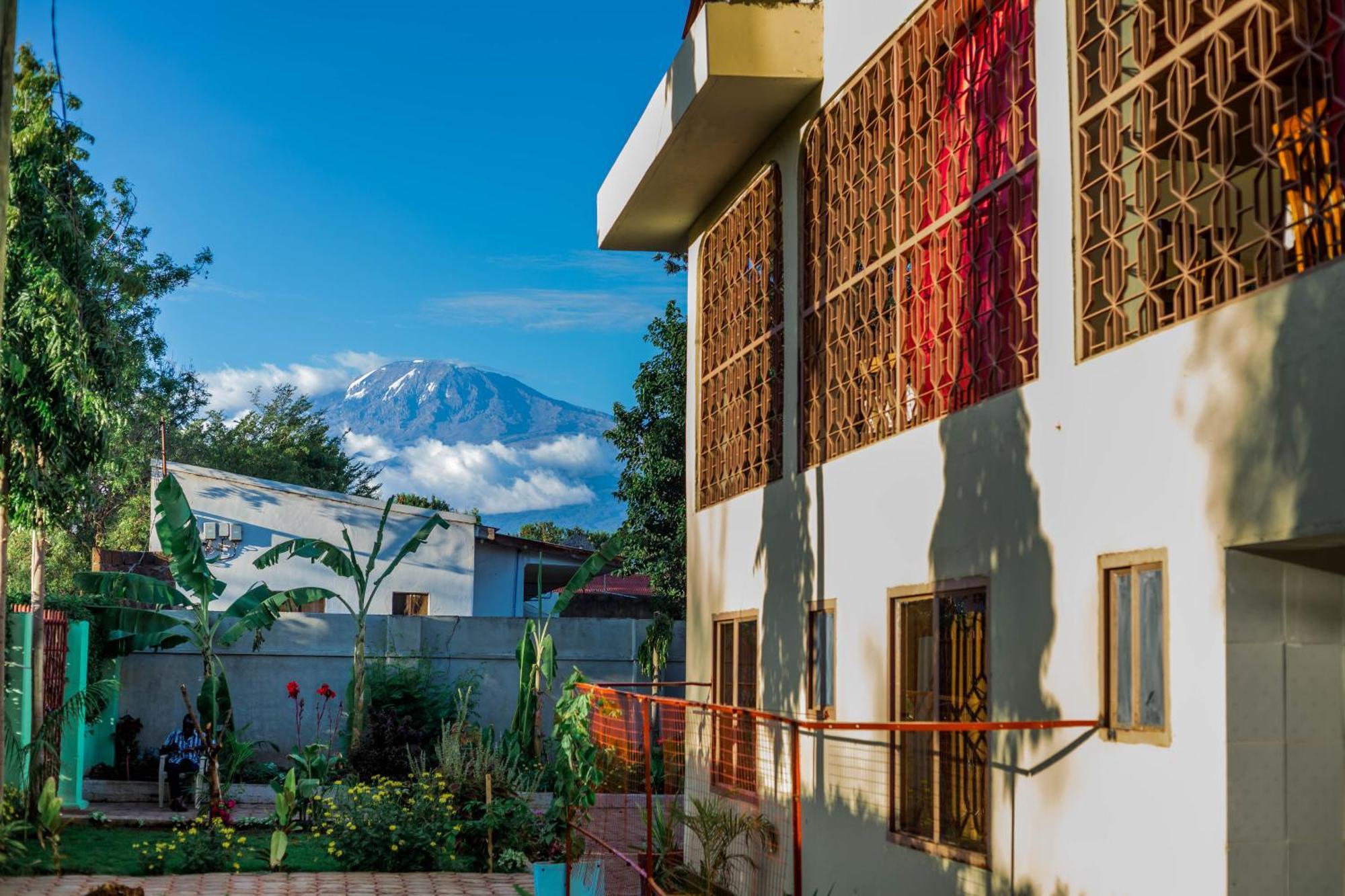Kilimanjaro Summit Lodge Moshi Bagian luar foto