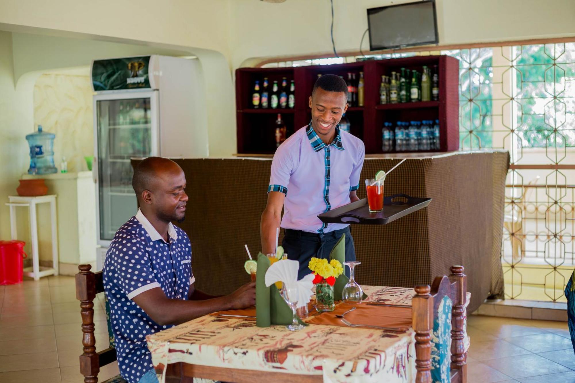 Kilimanjaro Summit Lodge Moshi Bagian luar foto