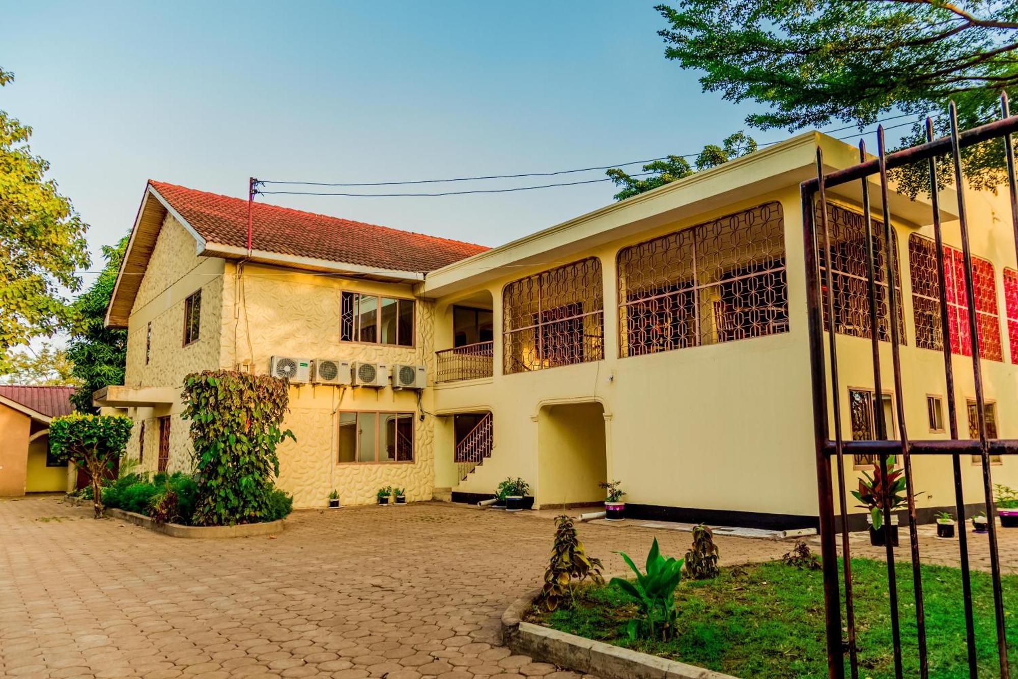 Kilimanjaro Summit Lodge Moshi Bagian luar foto